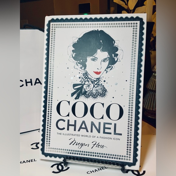 “HOST PICK” Coco Chanel The Illustrated World of a Fashion Icon by Megan Hess - Picture 6 of 6
